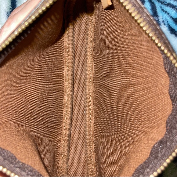 AUTHENTIC LOUIS VUITTON PURSE - Picture 8 of 9